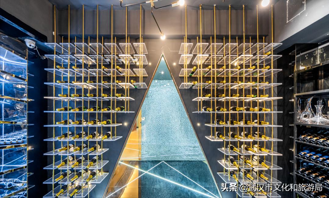 武汉游长江看灯光秀在哪,带你欣赏武汉长江灯光秀