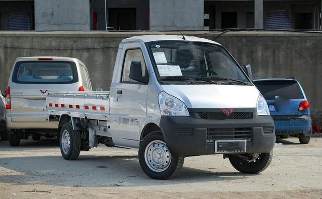 五菱小卡1.5带空调带助力落地价,五菱荣光小卡双排1.8拉货多少斤