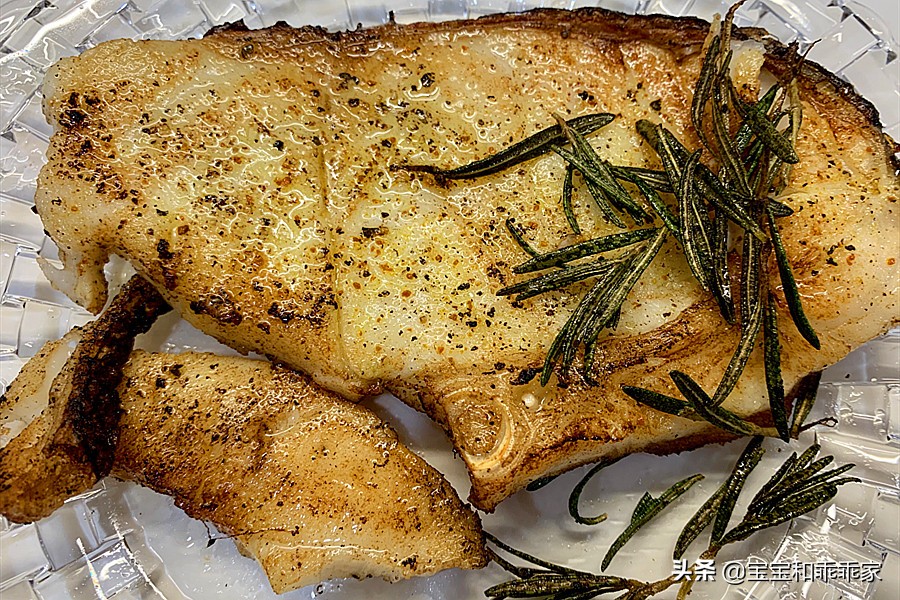 意境菜烹饪分享香煎法国银鳕鱼,黄油香煎银鳕鱼的正确方法视频