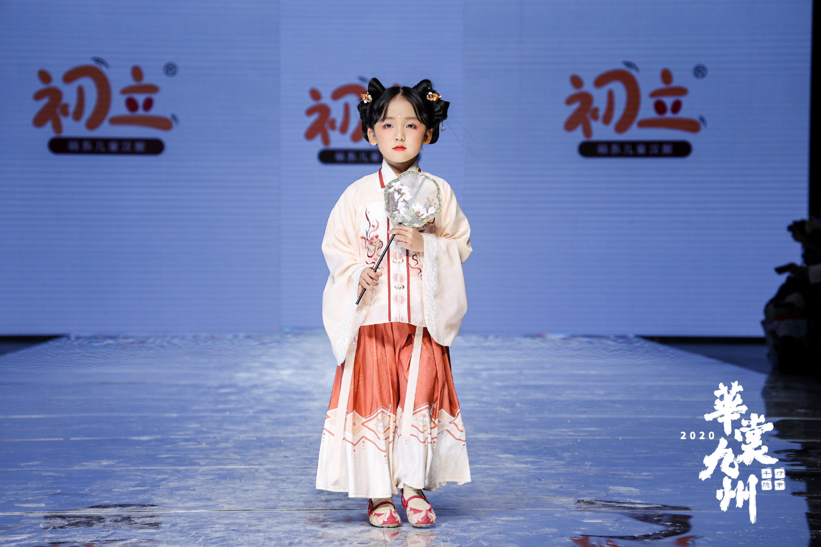 盘点那些穿上汉服的小孩子,穿汉服的小模样太可爱了