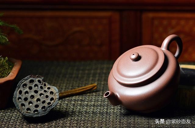 紫砂壶冬天用会裂吗,冬天紫砂壶为什么会炸底