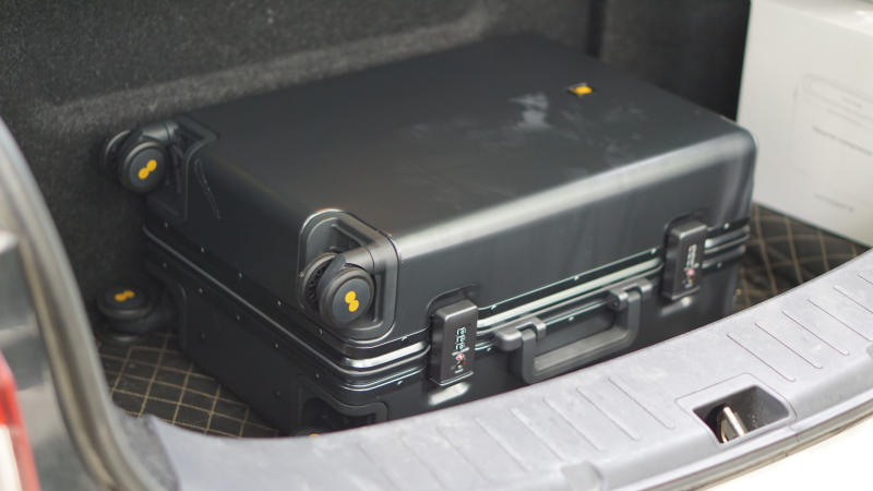 粗铝框设计，TSA密码锁，地平线8号行李箱，出差旅行好伙伴