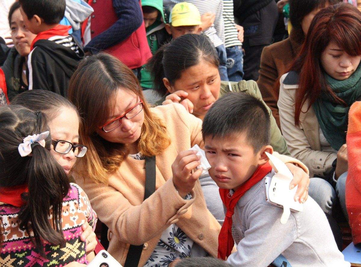 孩子动不动就哭是什么心理,孩子无缘无故经常哭不停怎么教育