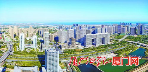 披荆斩棘闯新路万众一心奔小康,披荆斩棘攀高峰乘风破浪创佳绩