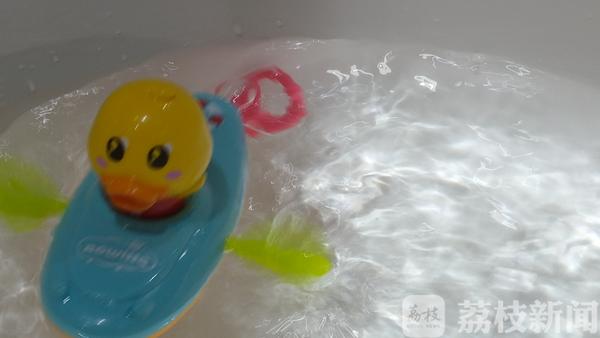 小黄鸭气球带轮子,玩具气球小黄鸭长条