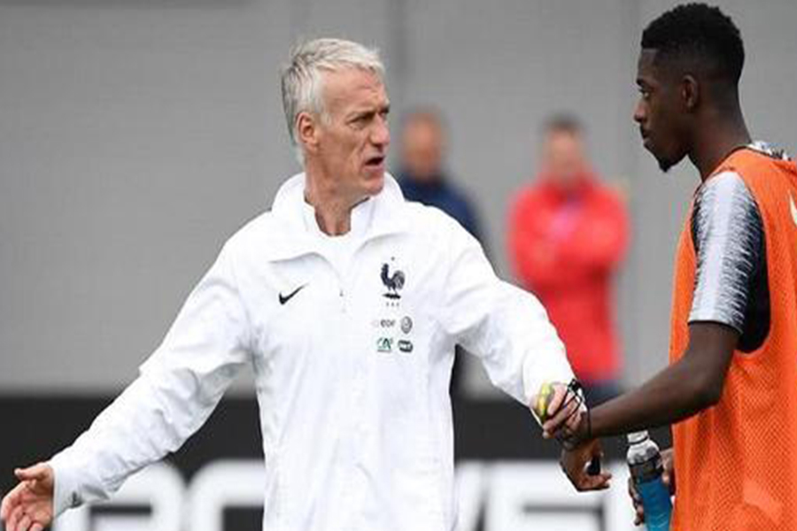 法国足球主教练德尚夺冠,法国主帅德尚当年是队长吗