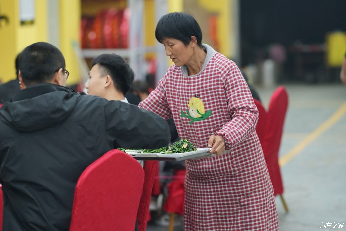 开上大红唐，参加西安车友会会长集会纪实