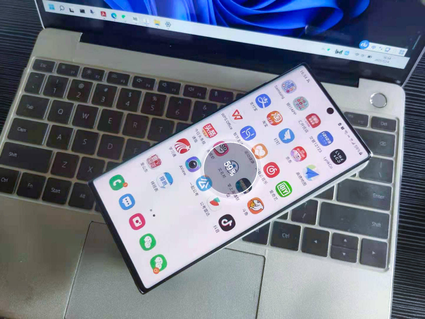 南卡磁吸无线充电宝怎么使用,磁吸式充电宝用什么充电