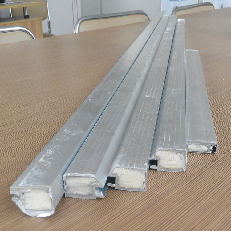 聚氨酯发泡喷涂怎样调整发泡密度,断桥铝窗条发泡填充机