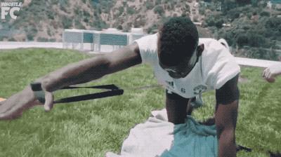 健身如何选动作,足球运动健身动作有哪些