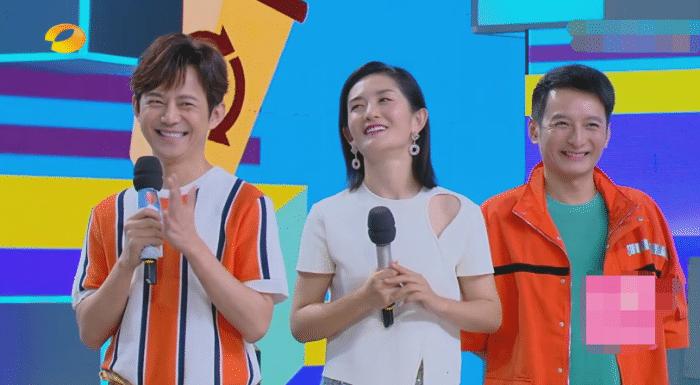 快本王一博自我介绍,何炅说王一博快乐大本营抢答