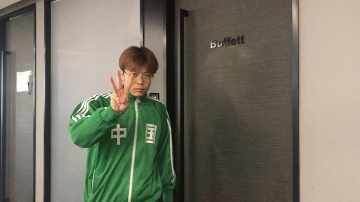 安踏和鸿星尔克跑鞋哪个穿上舒服,安踏跑鞋和鸿星尔克哪个好