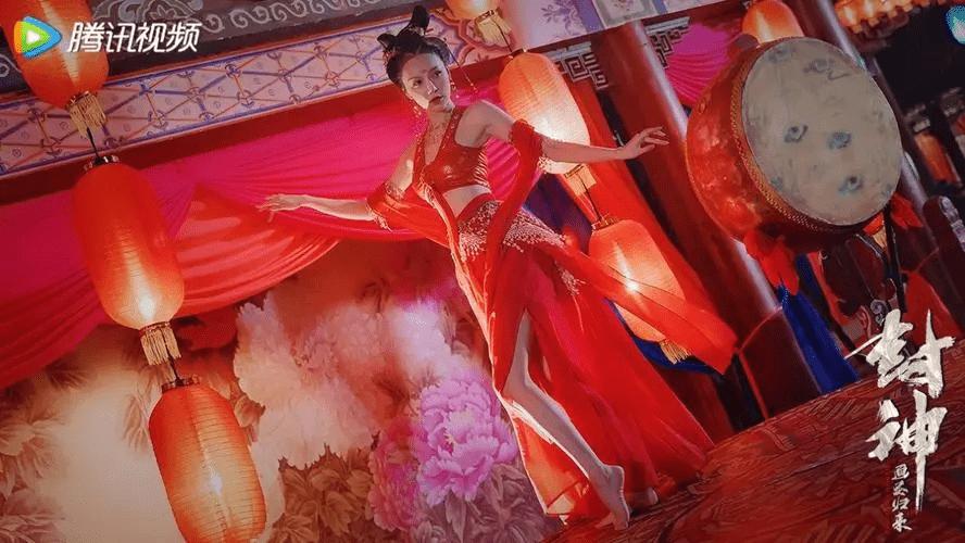 网大版《封神》上映，女主“裹着几块布”秀身材，又毁了一部经典