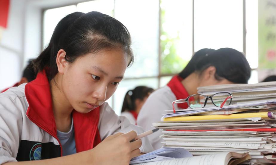 高考最新政策一本二本,高考新政策还分一本二本吗