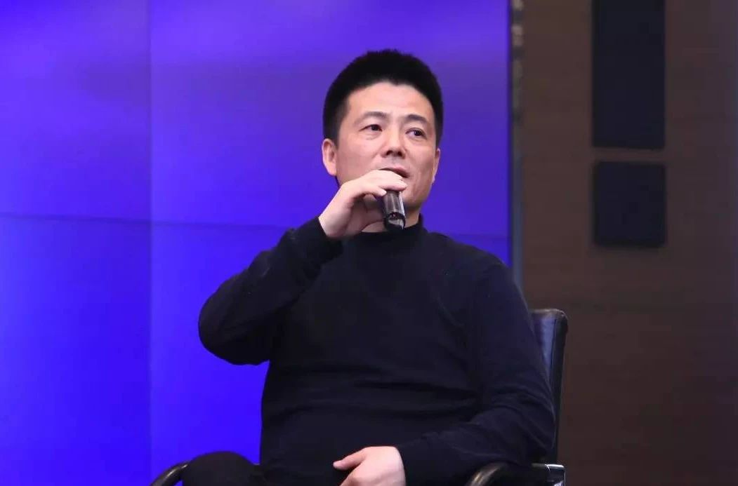 高毅邓晓峰大举杀入，从三百万到三百亿，南极电商张玉祥的沉浮路