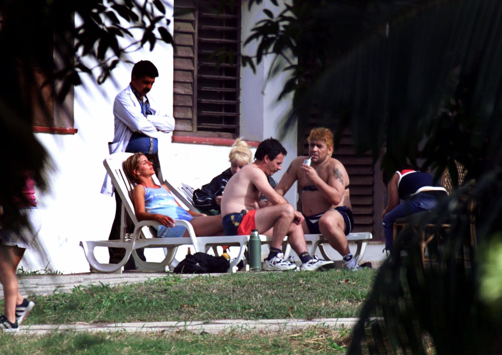 马拉多纳为什么一半天使一半魔鬼,一代球王迭戈马拉多纳