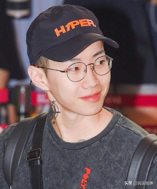 韩*歌国**星白被打了？美国拳手坚称不道歉：对方多次挑衅，忍无可忍