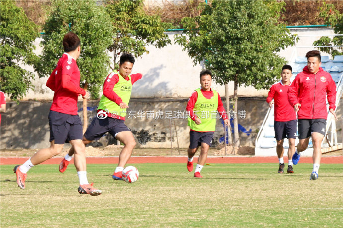 足协服务意识差让球员失业？中甲副总：中国足球30年内没戏