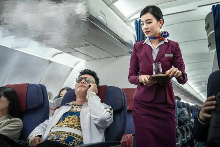 空乘一个人的真实生活,空乘生活到底是什么样子