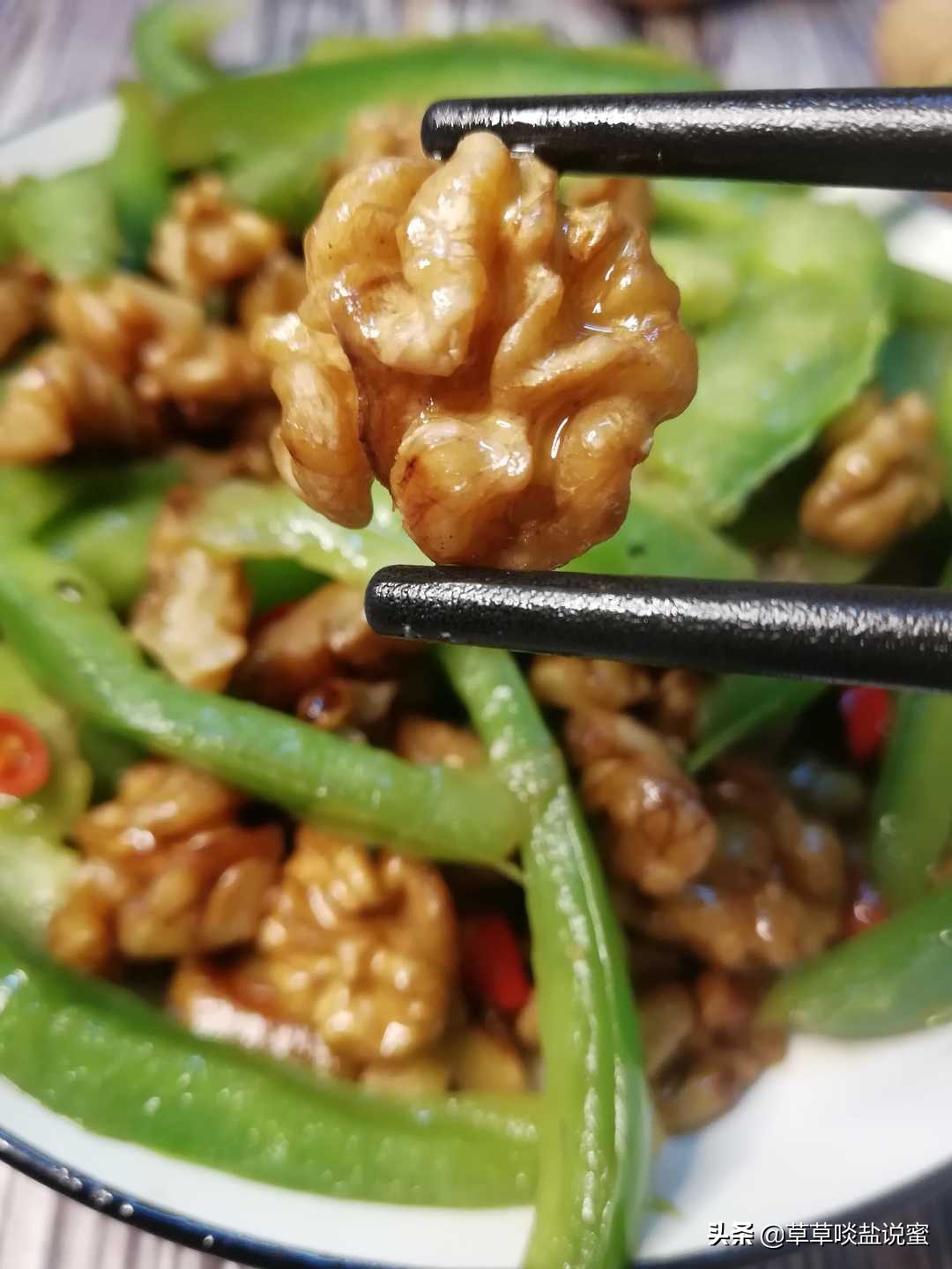 鸡蛋洋葱炒核桃仁,核桃仁炒冰糖