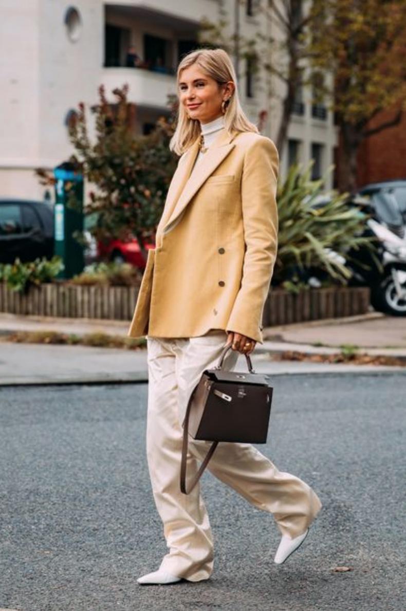 冬季显瘦裤子配靴子,现在还流行打底裤配靴子吗