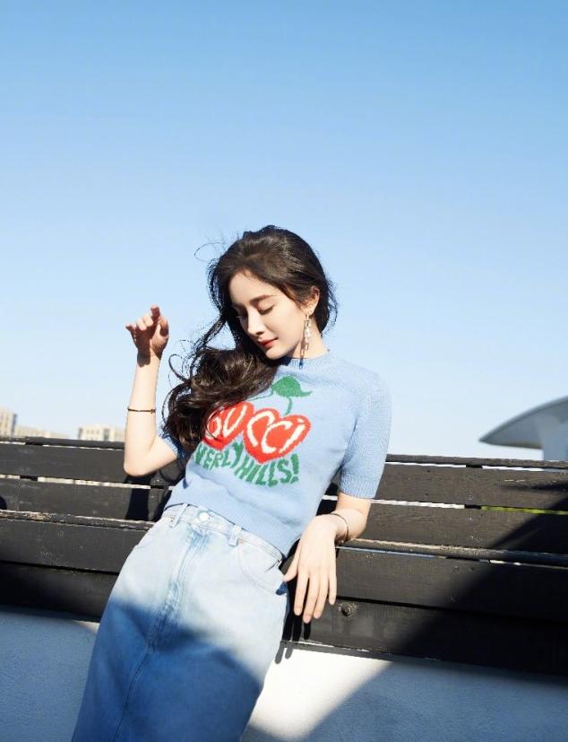 杨幂的腿到底有多绝,杨幂的腿依旧细到令人发指