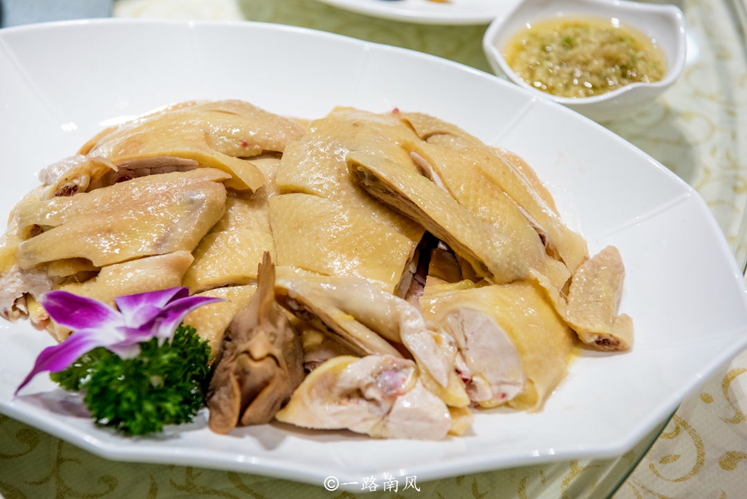 北回归线上的美丽城市，明明位于广西，当地人却说广东话