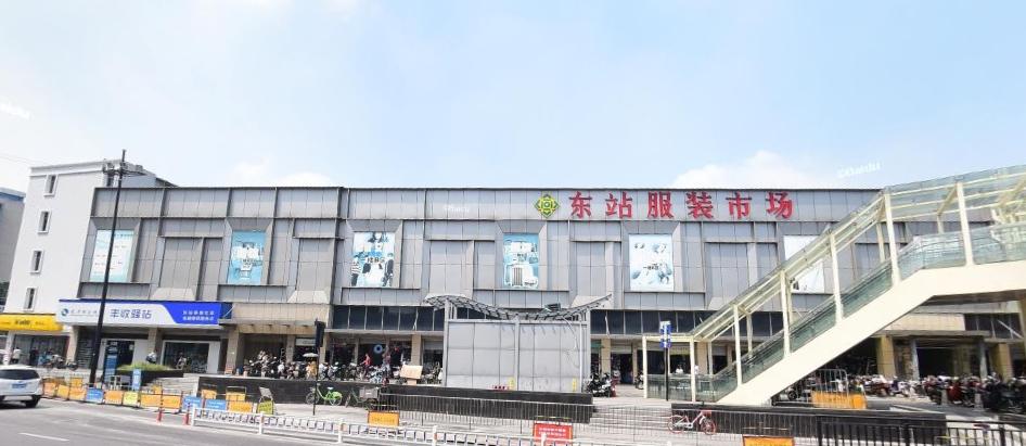 武汉全新街服装批发,十三行服装批发街