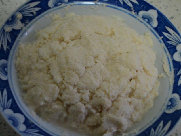 在家养花里面浇点简单的什么,家庭养花可以浇橘子皮水吗