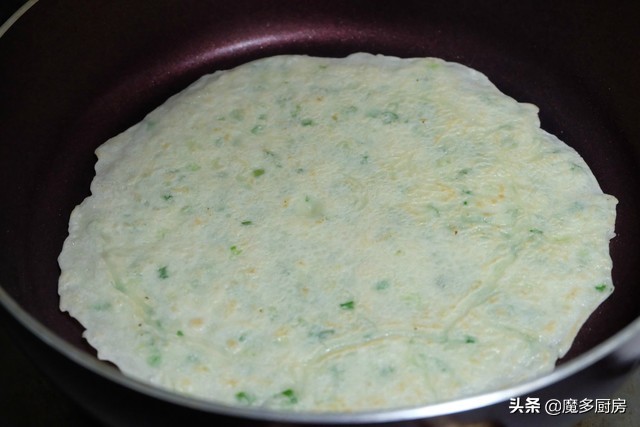 电饼铛香葱薄饼,电饼铛做薄饼怎么做简单又好吃