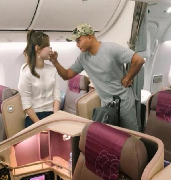 乐嘉是金牌情感导师吗,乐嘉情感专访视频