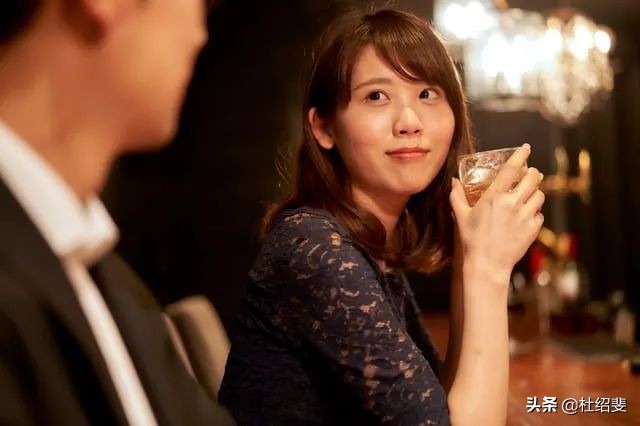 如何请陌生女孩喝一杯（内部交流）.PDF