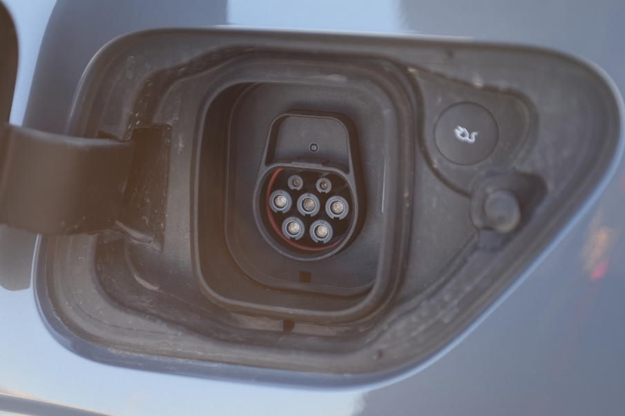 特斯拉新款model3与极星2,特斯拉新款model3和极星2