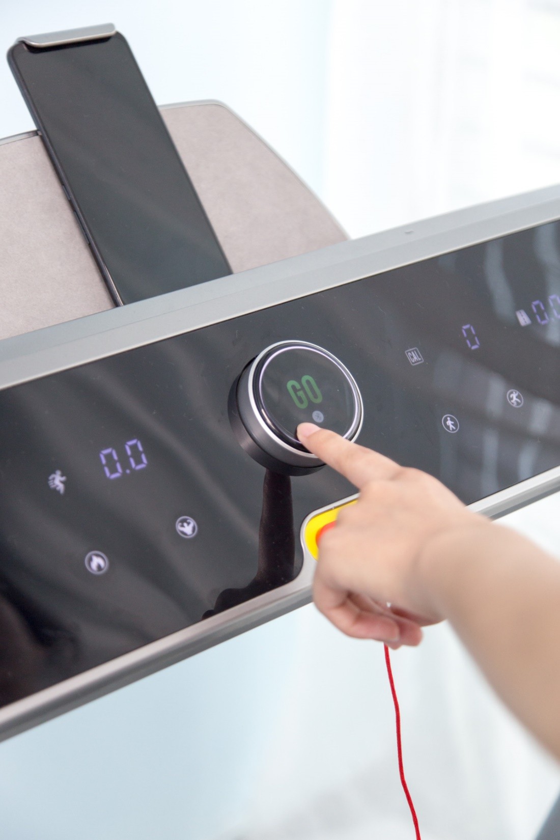 宅家跑步拒绝秋膘，光荣亲选磁悬浮减震跑步机深度体验