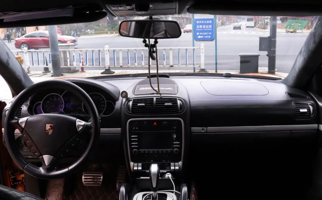 好车推荐100万以上,好车卡宴