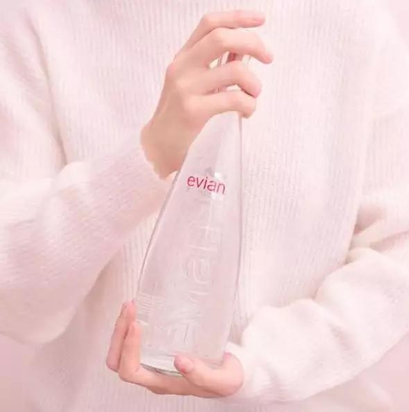 依云如何将一瓶水，卖出奢侈品的味道？