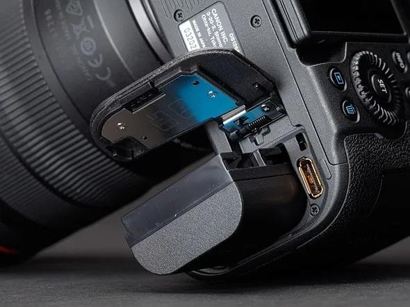 佳能eosr5现在还值不值得买,佳能eosr5配置及价格