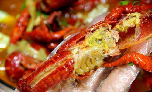 小龙虾头里是虾黄还是屎,小龙虾的头里面是黄还是屎