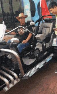 搞笑gif开心一刻,搞笑gif段子妹子你太皮了