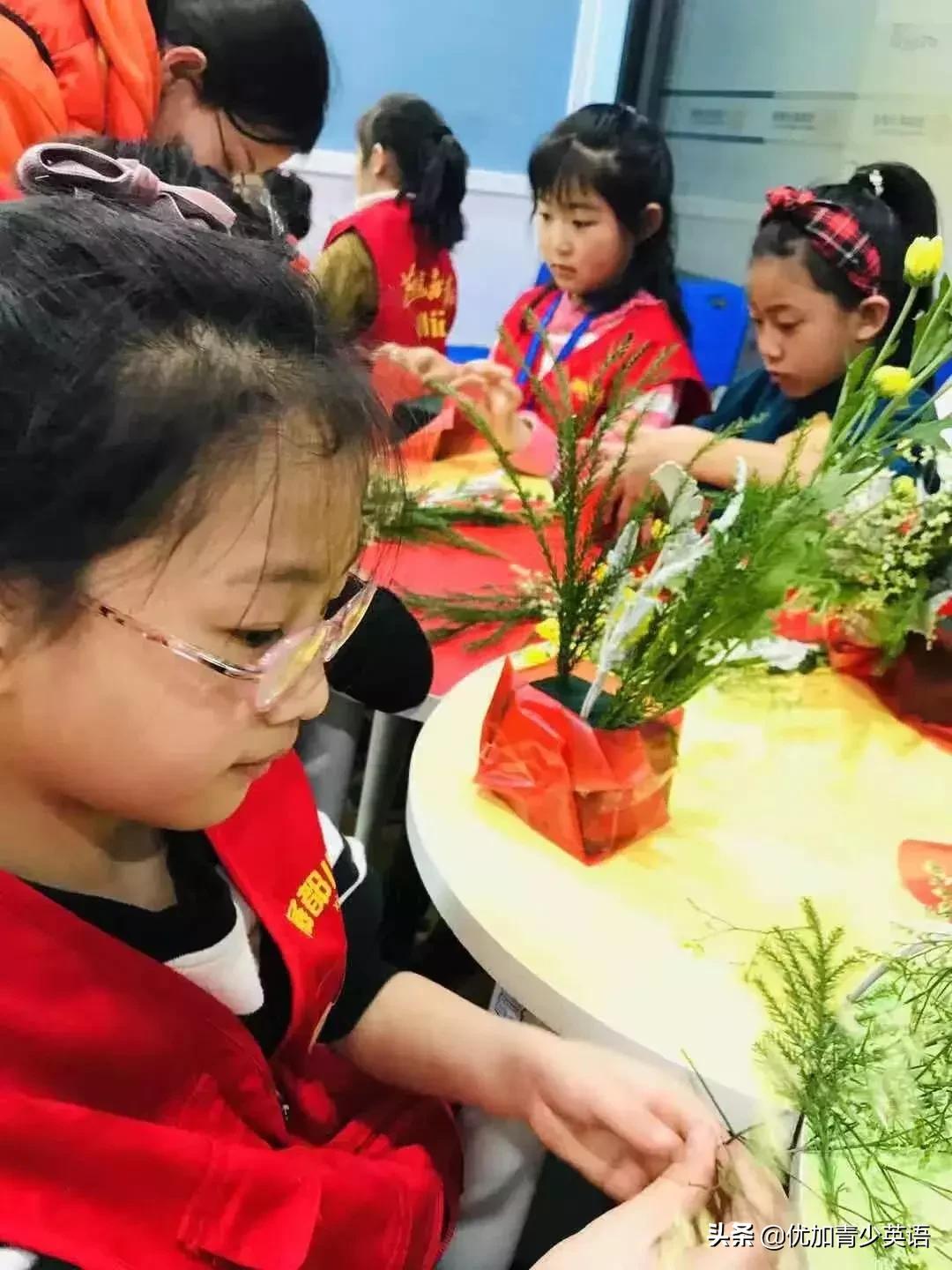 植树节播撒梦想厚植希望,植树节拥抱春天播种绿色放飞希望