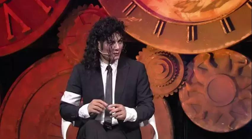 堪比当年的迈克尔杰克逊,迈克尔杰克逊巅峰长相