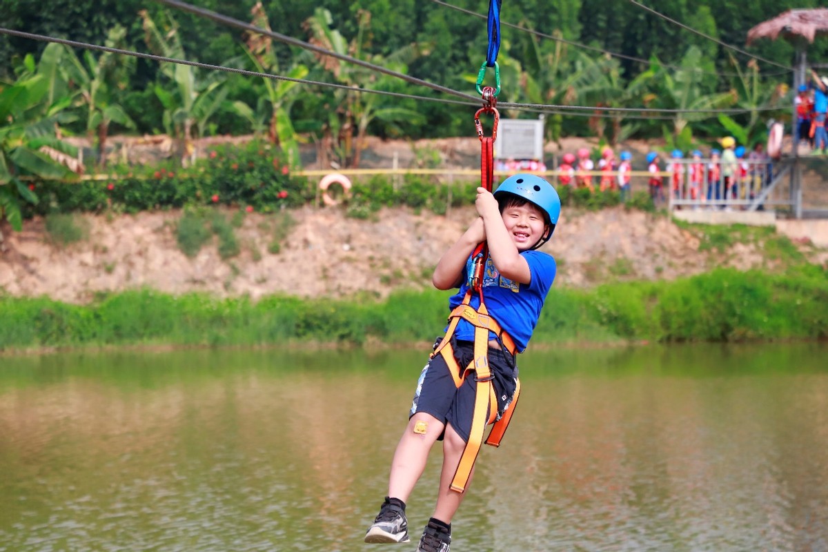 东莞东城万达亲子活动,亲子足球嘉年华广州上演