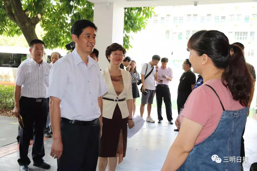 市区两级领导看望慰问广大教师,县领导看望慰问教师和教育工作者