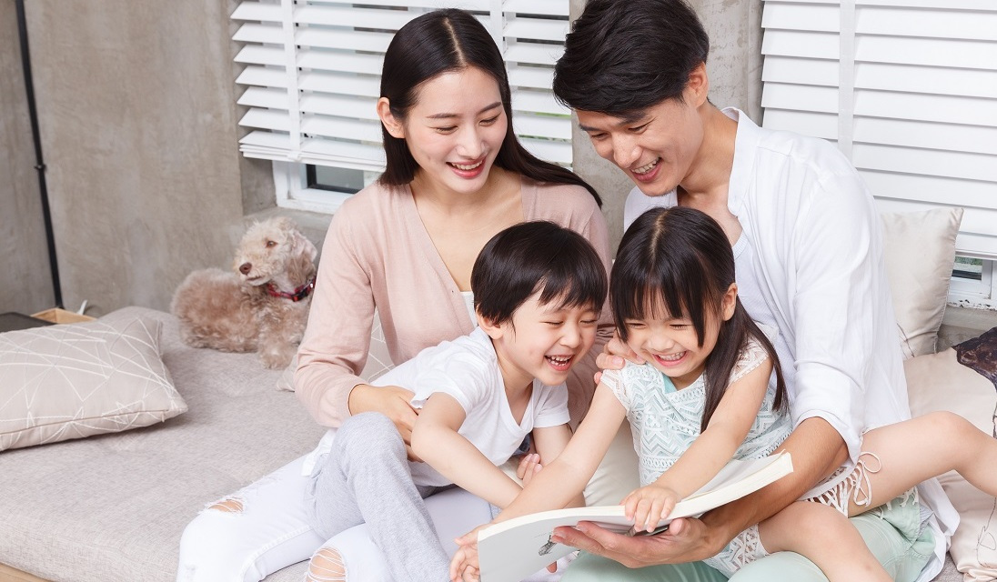 孩子是否有出息和钱没关系,父母的财力决定了孩子的自信