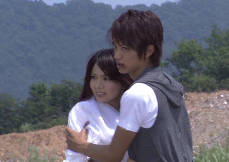 骑士本就是一场悲剧，身在假面之下的是责任和觉悟撑起了坚强