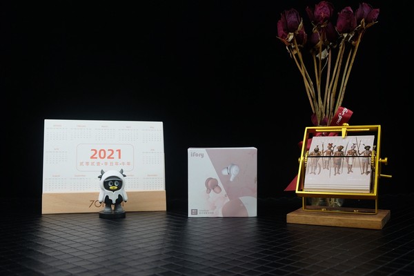 情人节礼物玫瑰和口红,情人节礼物兰蔻口红