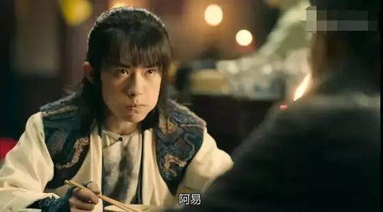 热血同行易烊千玺黄子韬,热血同行里黄子韬报仇发型照片