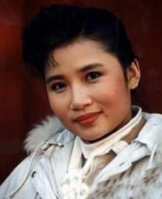 李娜从一代歌后去哪了,李娜看破红尘削发为尼