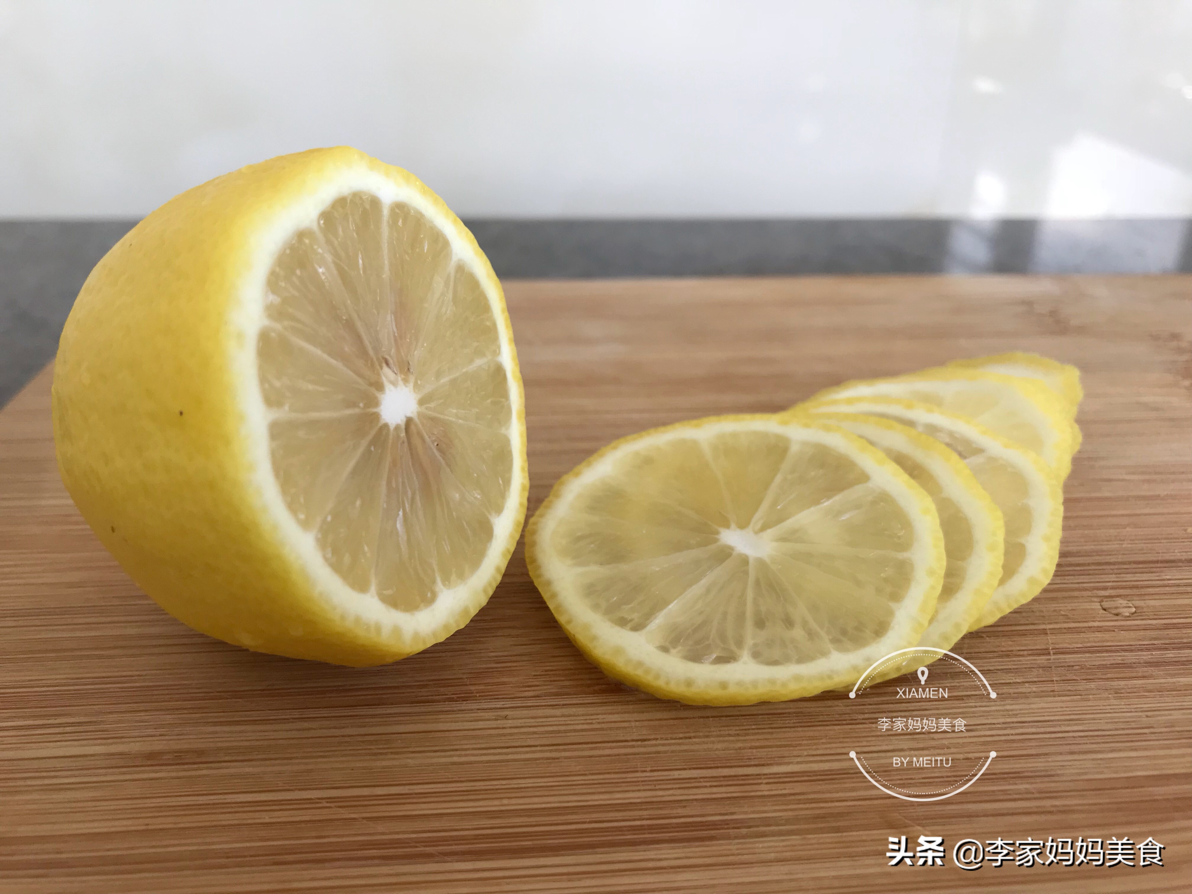 柠檬泡水喝的正确方法与禁忌,柠檬怎么泡水喝是正确的