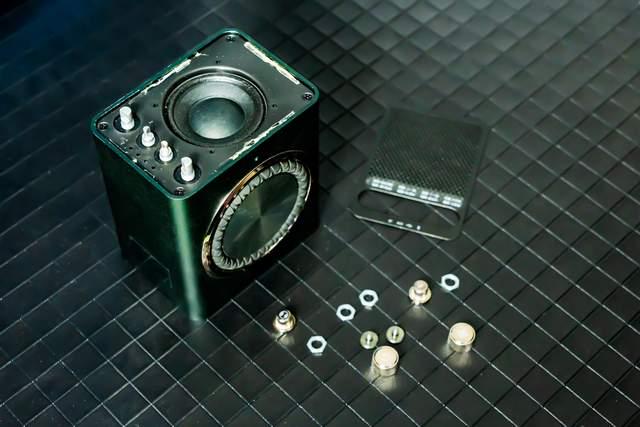 艾特铭客金刚6*力暴**拆解，Bose喇叭德州IC豪华堆料震撼音效